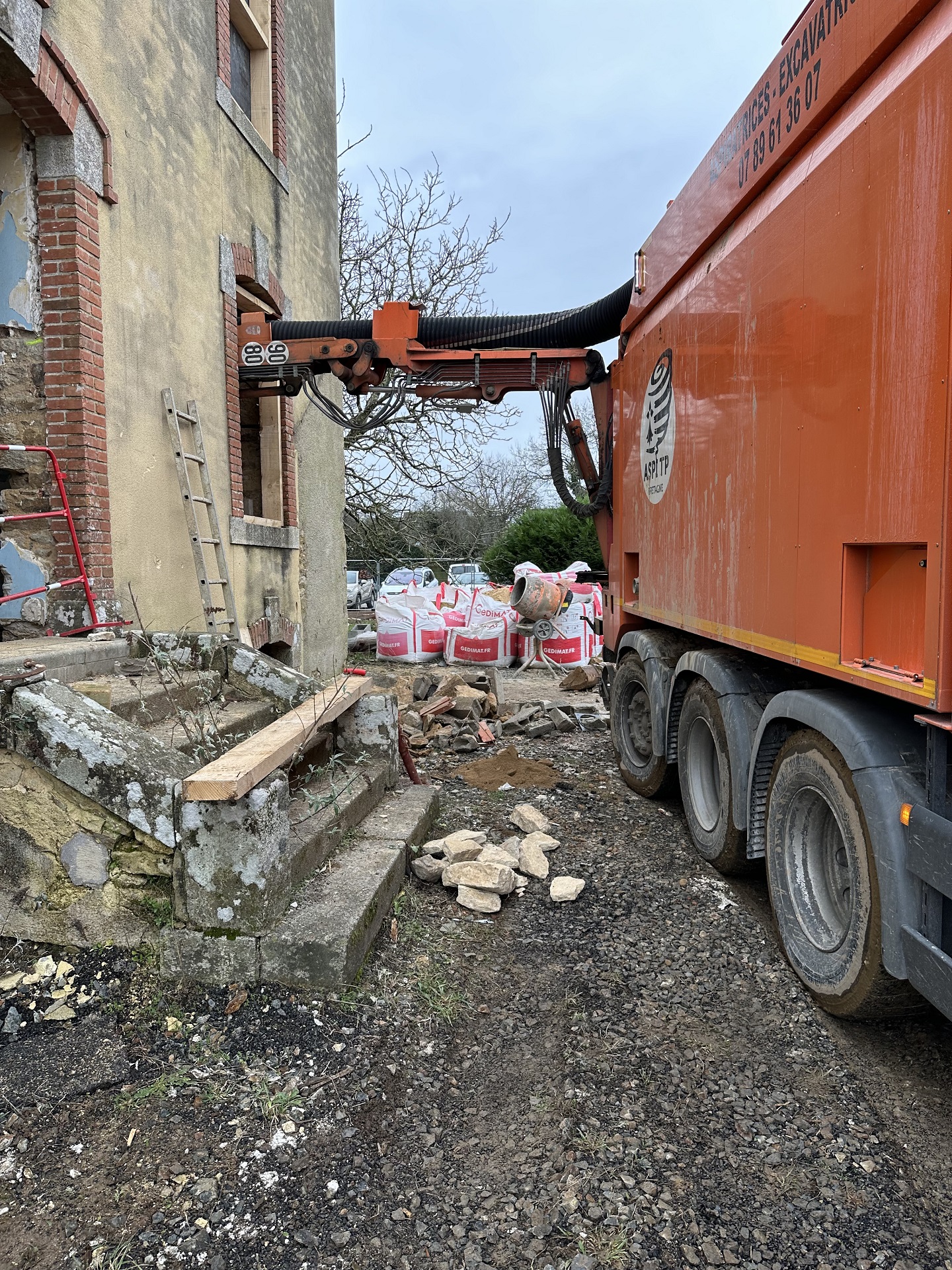 Aspiratrice extraction rénovation maison gravats